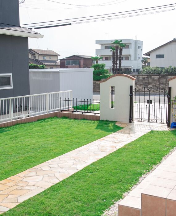 門から玄関までのアプローチ